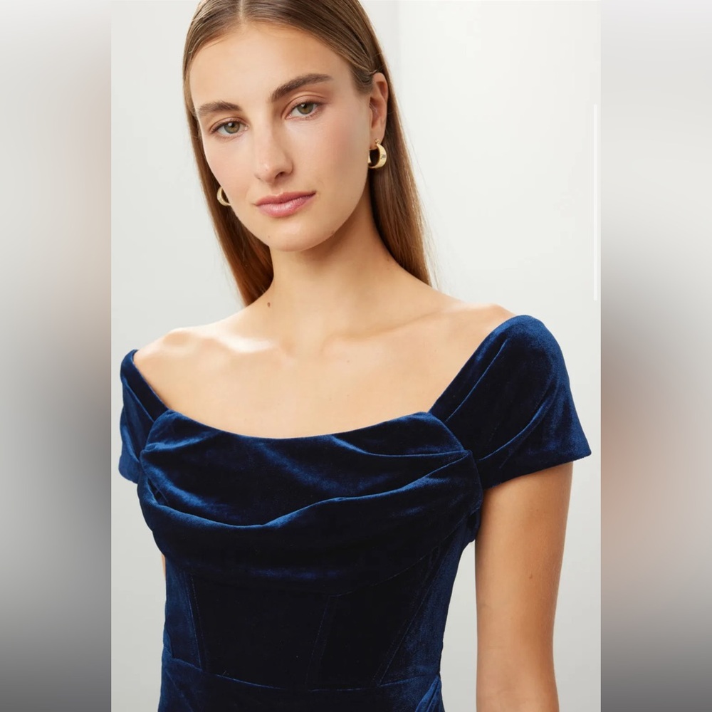 Line + Dot DuJour Gown, RTR - Picture 2 of 12